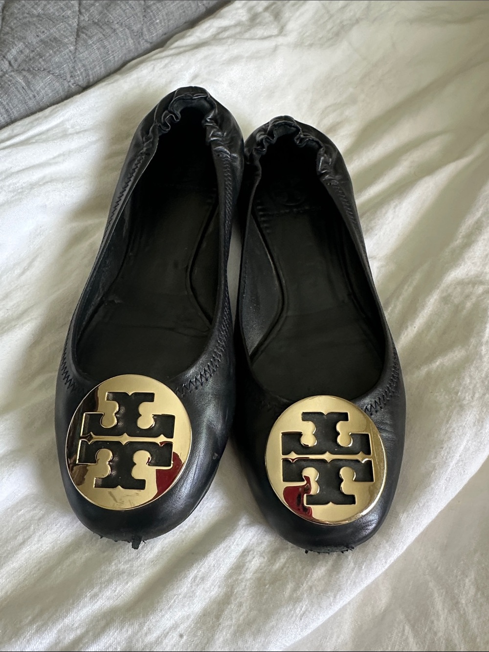 Tory Burch Black Leather Reva Flats with Gold Logo Medallion size 8.5